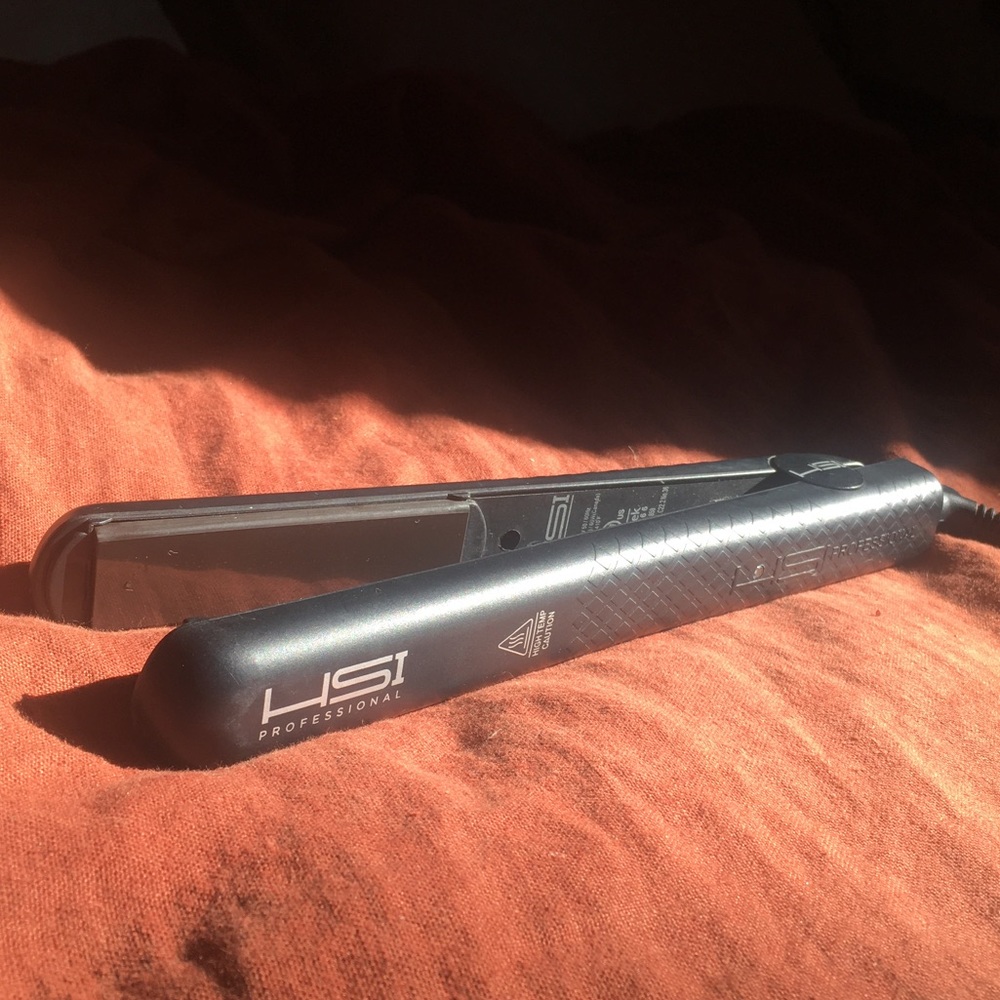 HSI Professional Straightening Iron in black